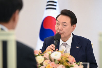 대통령 끌어들이지 말라 vs 선거개입…대통령실·안철수 정면 충돌