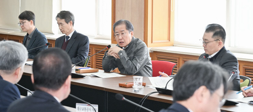 洪 공공요금 인상, 저소득층에 부담…임대주택 임대료 1년 동결 지시