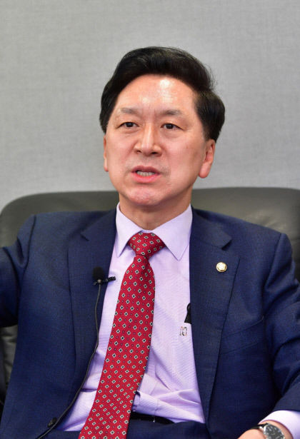 김기현 안철수, 터무니 없는 네거티브로 전대 진흙탕 만들어