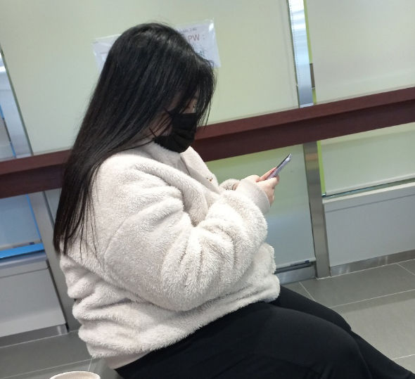 대학 새내기 꿈 이룬 무국적 소녀