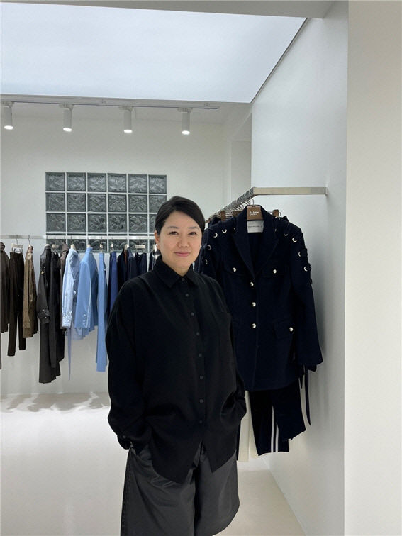 김건이 디자이너, 섬유업체 알앤디와 함께 직물과 패션의 만남전