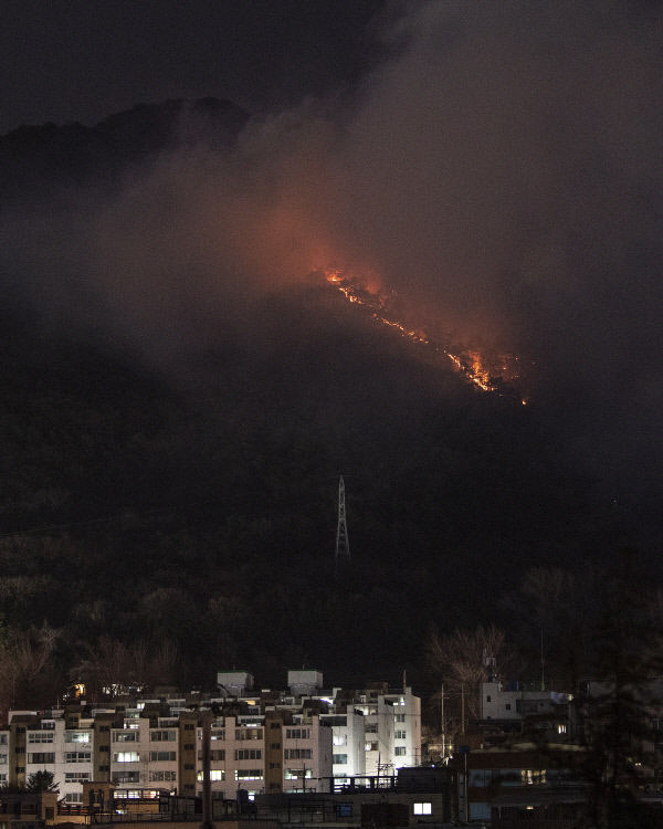 대구 앞산 산불, 4시간 25분만 주불 진화