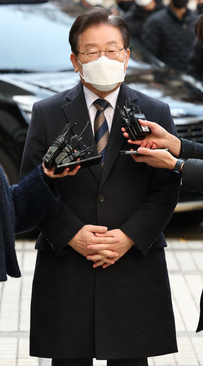 이재명 강성 지지층 개딸 李 자제 요청에도 수박 깨기 계속