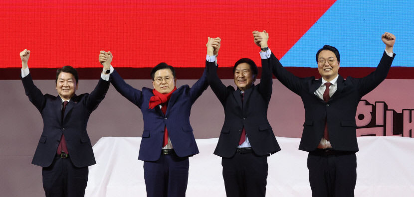 與 전대 모바일 투표율 47.51% 역대 최고…당권 주자, 아전인수격 해석