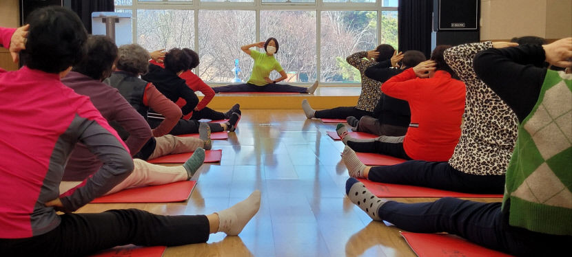 [동네뉴스] 강사 선생이 69세라고요?...웰니스운동에 어르신들이 몰리는 이유는