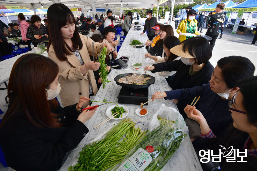 [포토뉴스] 미나리 삼겹살 소비 촉진행사 손이 가는 맛