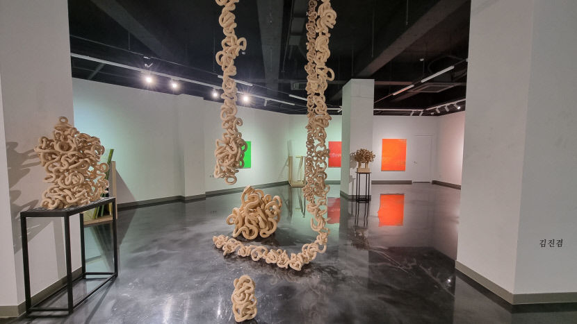 대구 서구문화회관, 25일까지 현대미술 들여다 봄전(展) 선보여