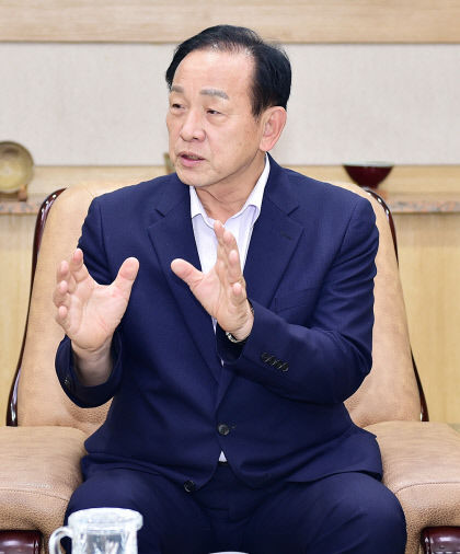 신현국 문경시장 인터뷰 문경새재 주흘산 케이블카 설치하면 年 400만명 방문