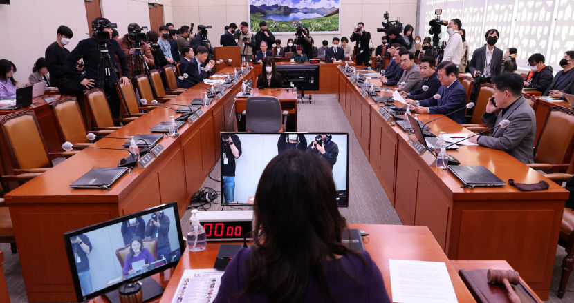 민주당, 단독으로 국회 외교통일위 열고 日강제징용 사과 촉구 결의안 채택