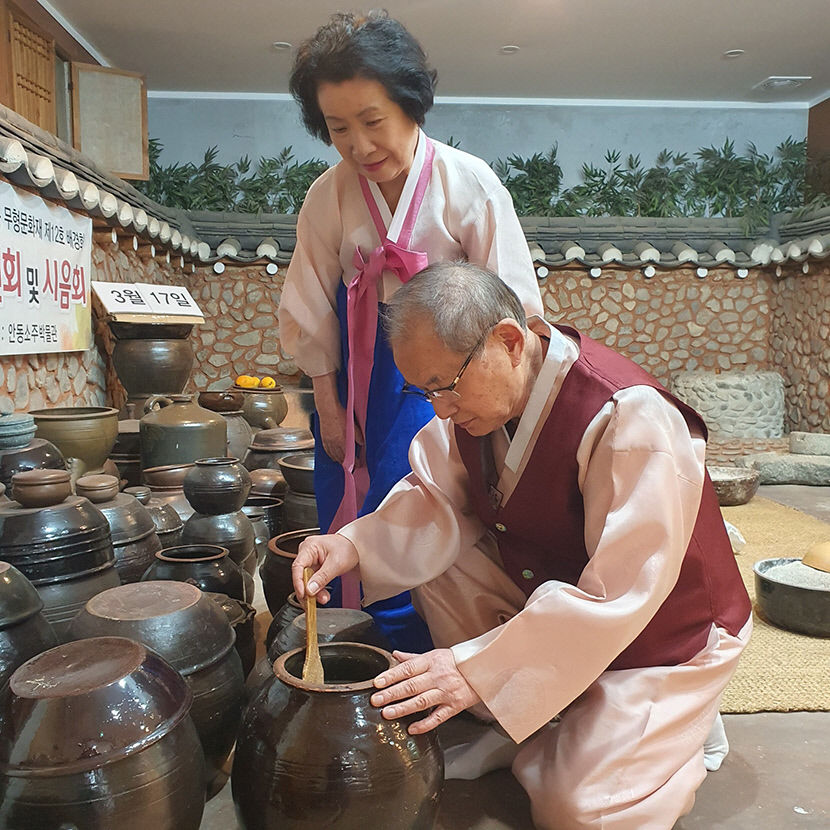 [위클리포유 커버 스토리] 술, 테마가 되다(2) 안동과 어우러진 안동소주