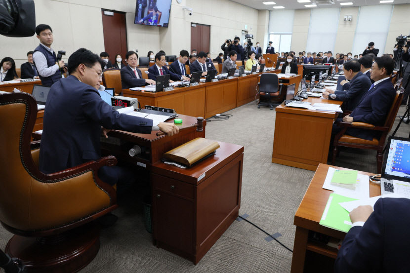 K칩스법 기재위 통과…반도체 투자기업 최대 25% 세액공제