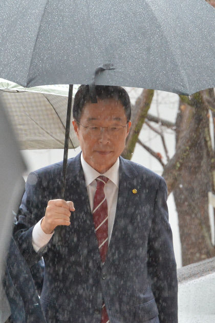 임종식 도교육감 영장실질심사 출석…구속여부 이날 오후 결정