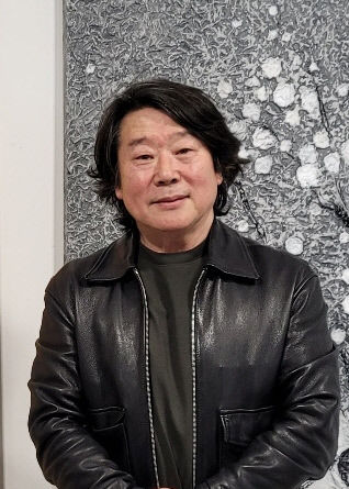한지 위 작은 우주, 생명의 힘 꽃피우다… 회화작가 전병현 Blossom展