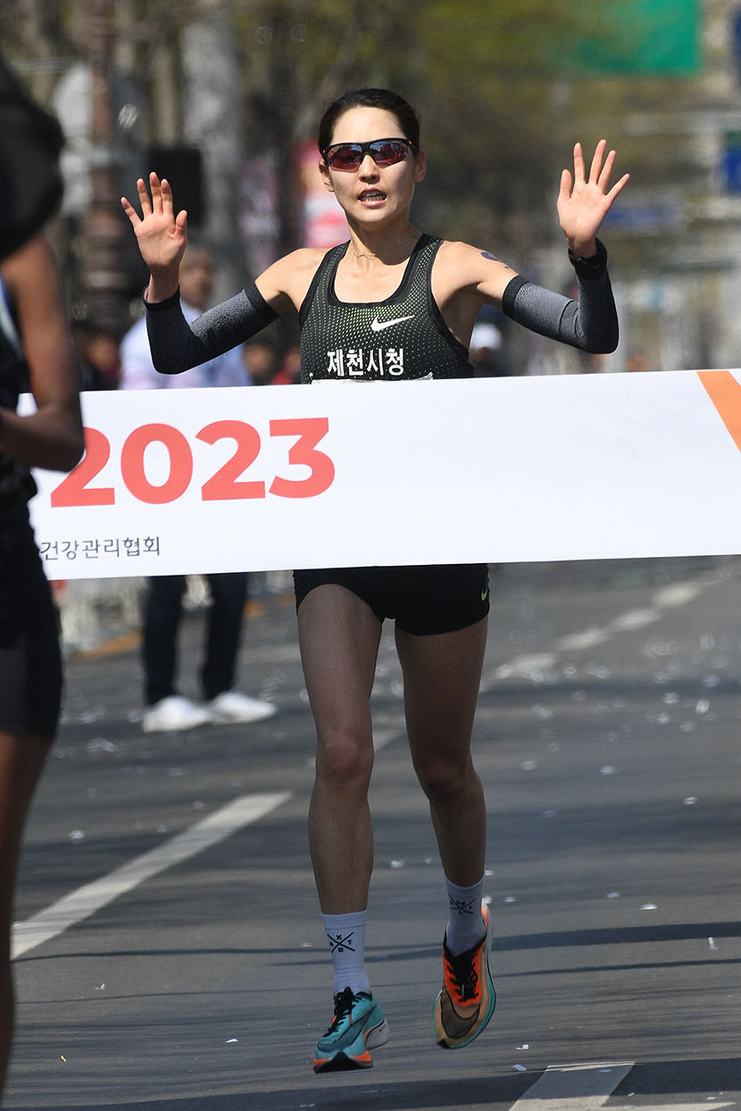 에티오피아 대구국제마라톤 남녀 우승 휩쓸다