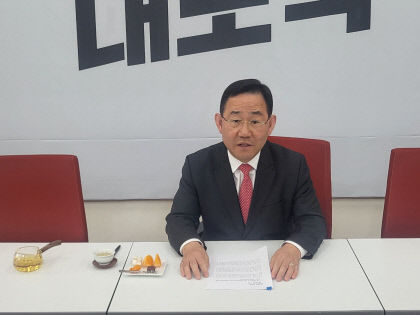 주호영 지역에서 잔뼈가 굵은 정치인 큰 인물로 만들어야