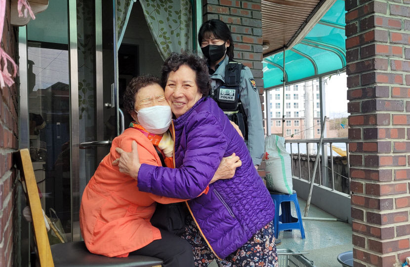 20년 전 헤어졌던 남매, 예천경찰서 윤정혜 순경 도움으로 상봉