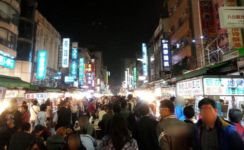 [위클리포유 커버 스토리] 낮보다 즐거운 밤 (3) 올빼미 여행족이 푹빠진 밤의 도시…볼거리·먹을거리 별천지