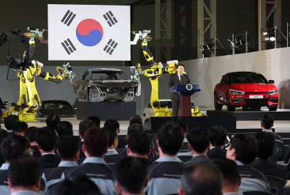 尹대통령 2030년까지 미래차 3강 도약에 아낌없는 지원