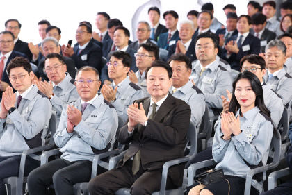 尹대통령 2030년까지 미래차 3강 도약에 아낌없는 지원