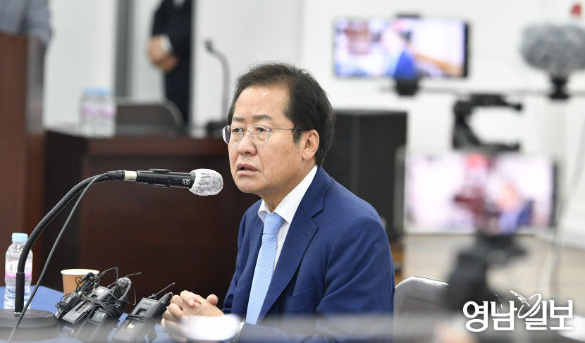 洪 신공항 건설 사업에 지역 건설업체와 지역 자본 최대한 참여 주문