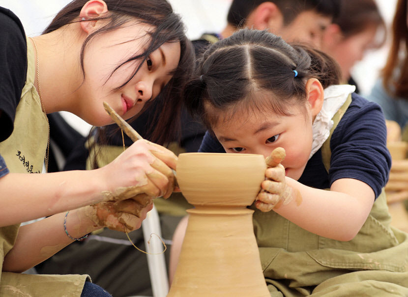 나도 찻잔 한번 사볼까?,,,확 달라진 문경찻사발축제 29일 개막