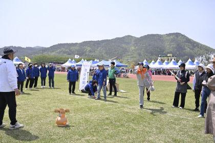 영덕군 제28회 복사꽃큰잔치 17일 군민운동장 열려