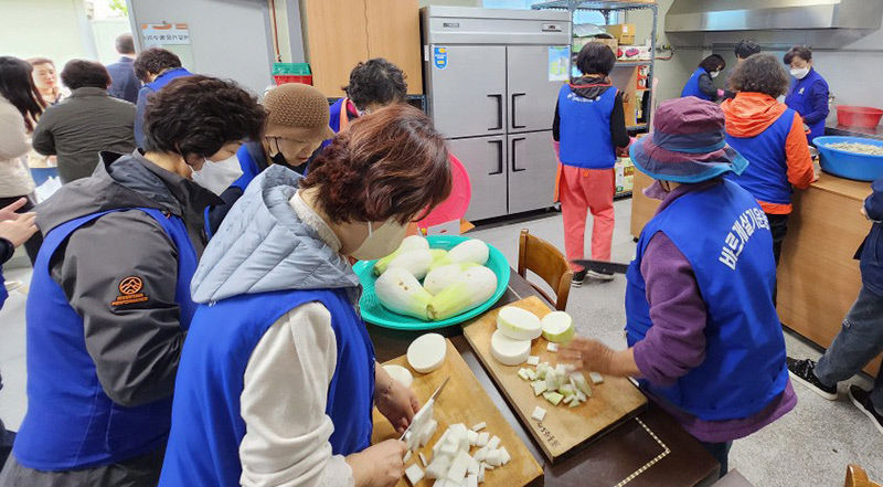 바르게살기운동 구미시여성회원, 홀몸 어르신에 반찬