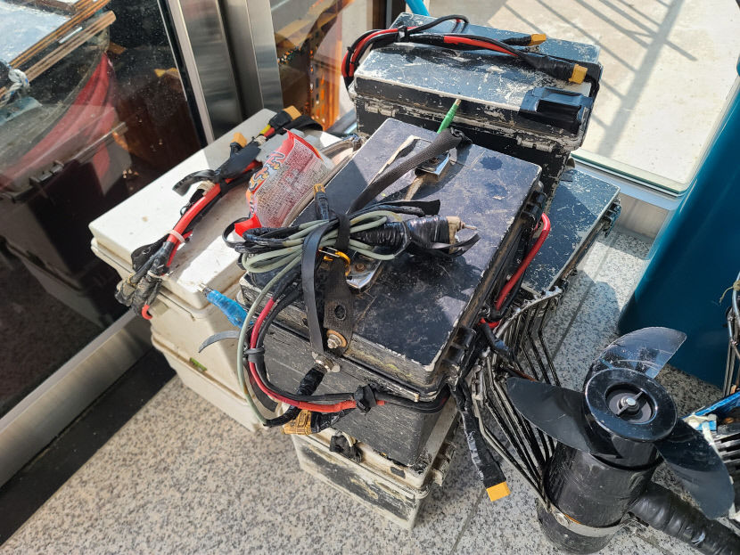 고출력 배터리·고무보트 동원…한밤중 민물고기 싹쓸이