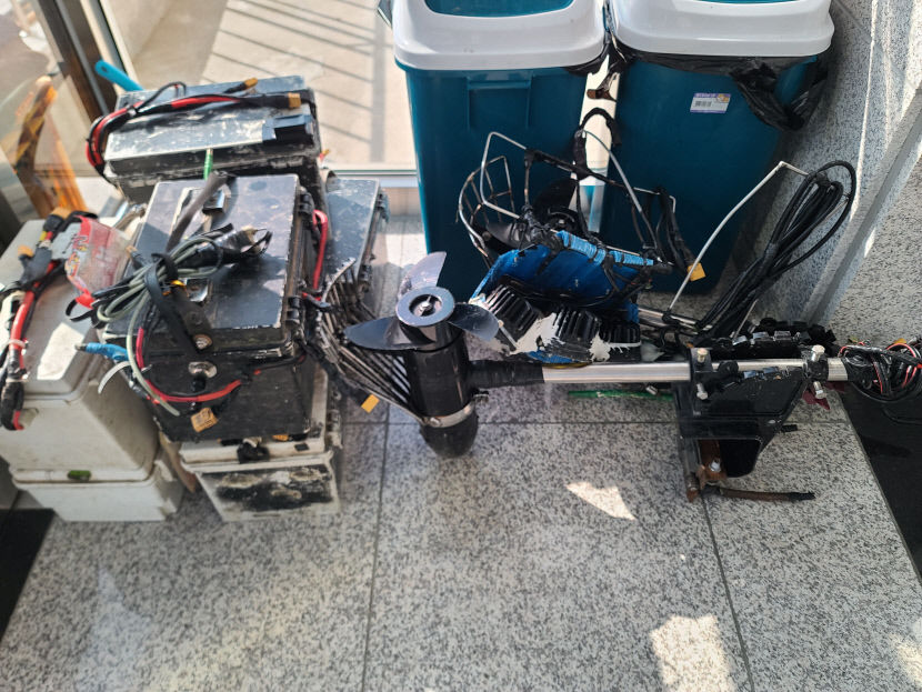 고출력 배터리·고무보트 동원…한밤중 민물고기 싹쓸이