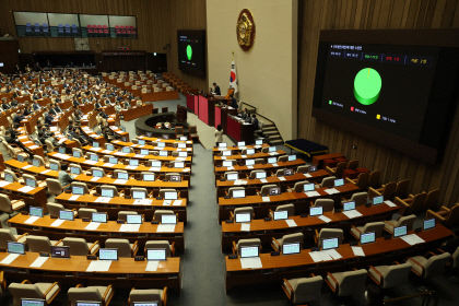 5월도 어김없이? 맨날 박 터지게 싸우는 국회
