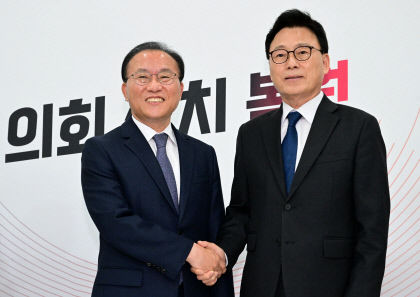 국힘 윤재옥·민주당 박광온 원내대표 의회 정치 복원 공감