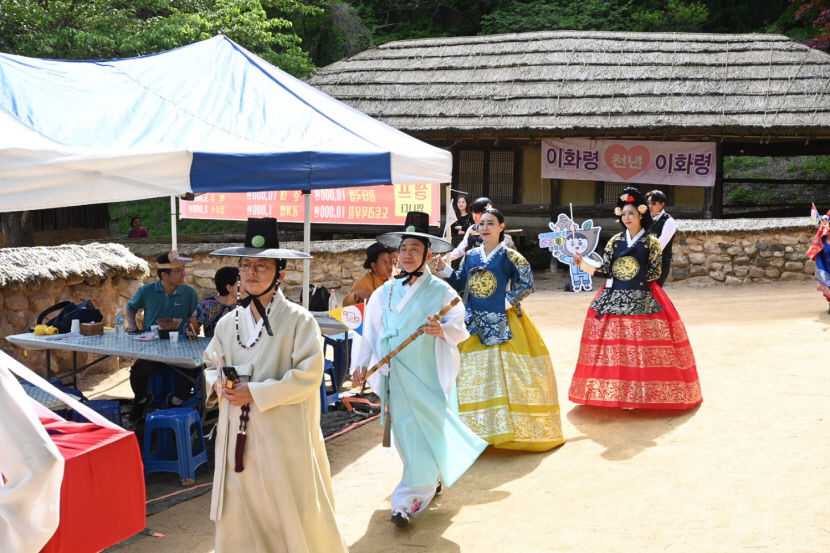 찻사발축제장서 아름다운 한복인 선발대회 열려