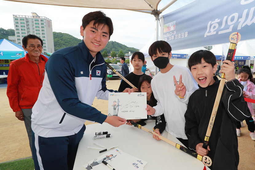 예천활축제 팡파르···4일 첫 날부터 관람객 발길 이어져