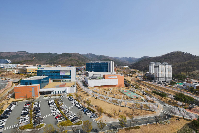 대구첨복단지 컨트롤타워 케이메디허브 양손잡이 공공기관모델로 급부상