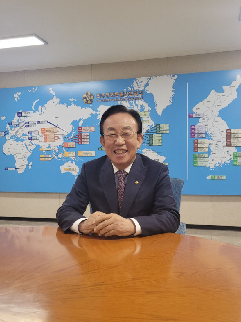 [토크 人사이드] 김관용 민주평통 수석부의장 기시다 총리 방한 계기로 끈끈한 韓日 연대·협력의 새 시대 열자