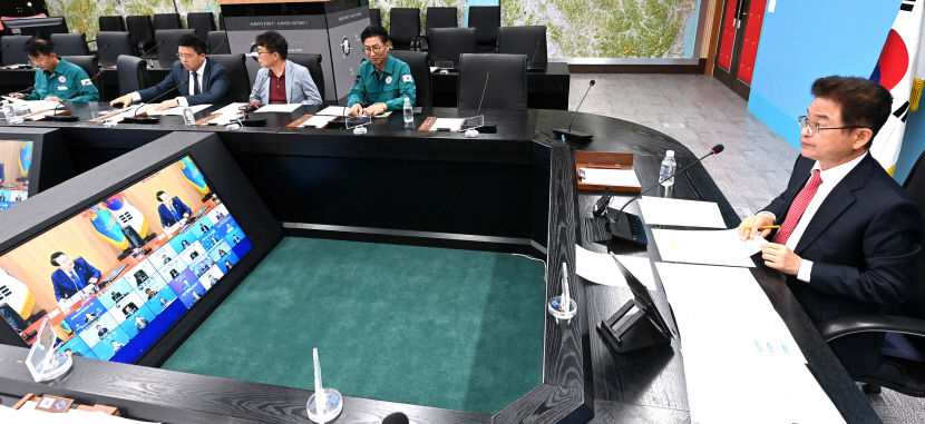 이철우 중앙 기획하고 지방서 실행하는 지역주도 감염병 대응역량 키워야