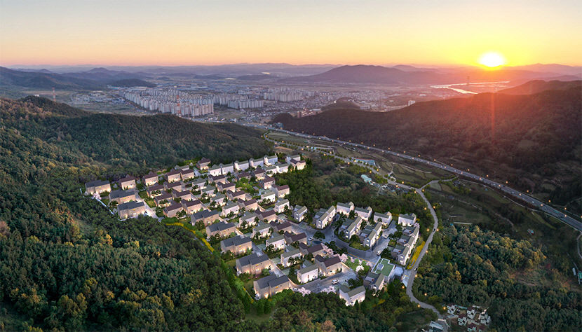 태왕아너스 더힐, 아파트·전원주택 장점으로 지은 69세대 14억대 213㎡ 조기완판…남은 세대 분양