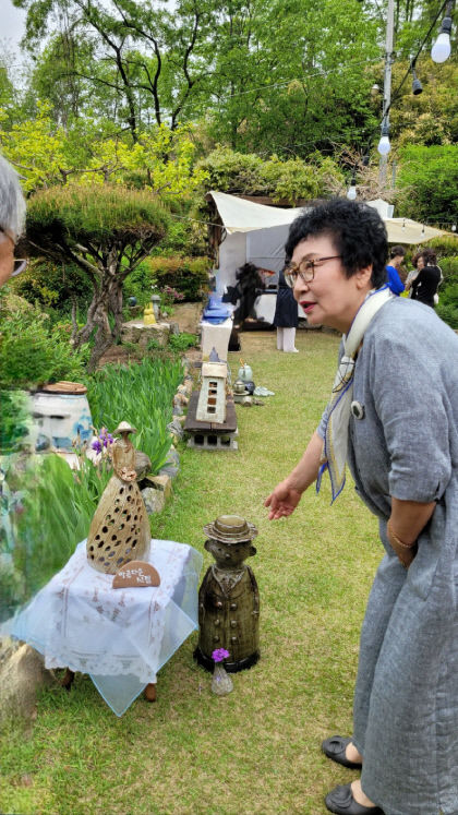 [동네뉴스] 귀촌한 70세 할머니의 첫 번째 도예전 화양련화