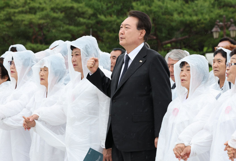 尹 오월정신 자유민주주의 헌법 정신 그자체…민주주의 위협에 투쟁 강조도