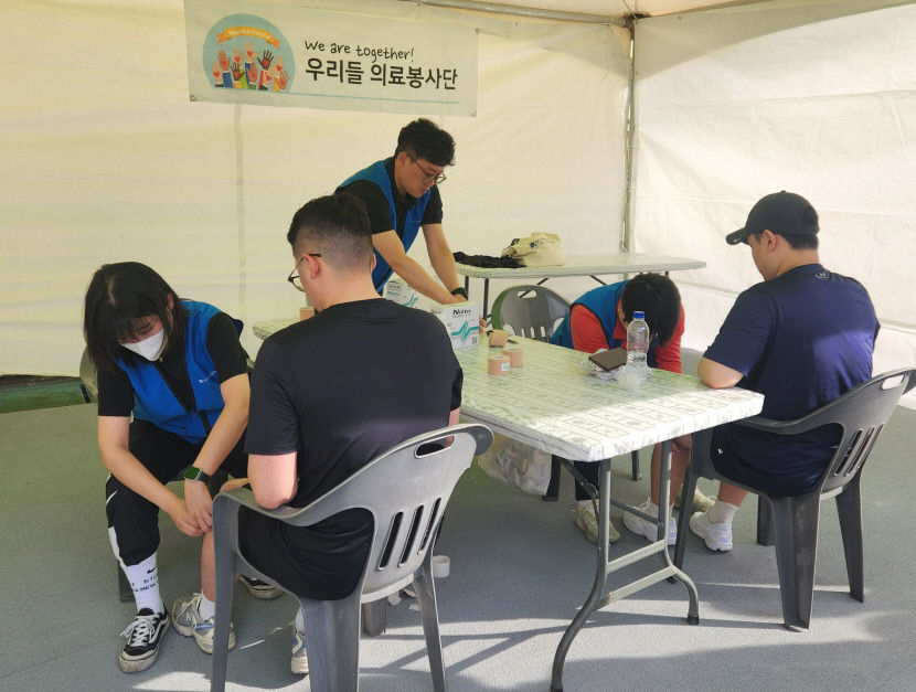 [제16회 영남일보 국제 하프마라톤대회] 봉사 손길 내밀며 대회를 더욱 빛내준 자원봉사자들