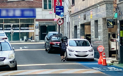 불법주차 가득한 不 안심통학로…아이들 안전 잊은 어른들