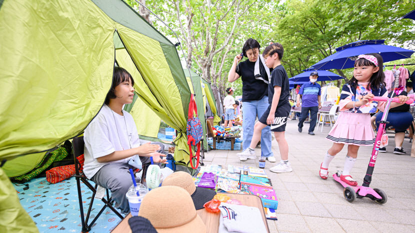 [포토뉴스] 수성 벼룩시장에서 경제활동 체험하는 어린이들