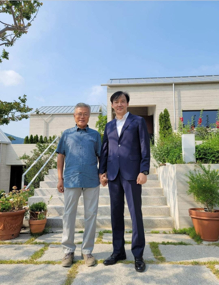 박근혜의 우병우 문재인의 조국 민정수석 출신 총선 출마설에 정가 술렁