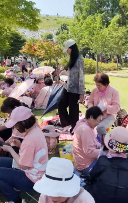 가수 이찬원, 찬스팬 대구 총집결…온라인 반응 후끈