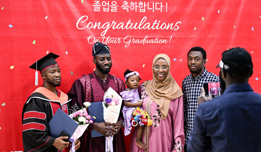 [포토뉴스] 환한 미소 가득한 경북대 유학생 졸업환송회