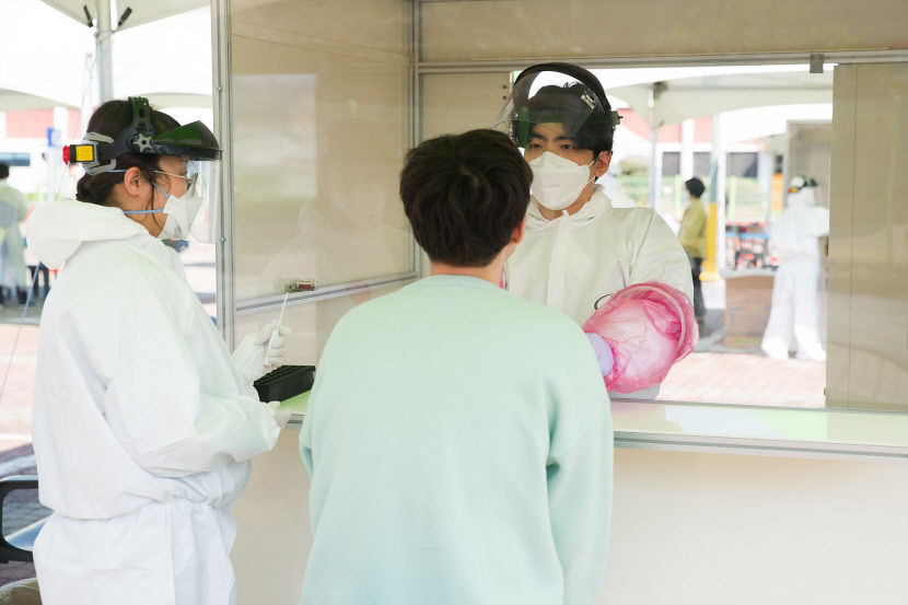 경북 구미시 A고교, 수학여행에서 코로나19 집단 감염
