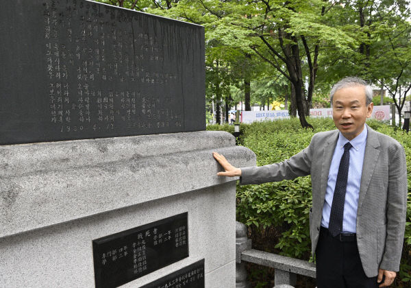 정전 협정 70년 못다 핀 대구 의학도 기리며…경대의대, 6·25 참전 학우에 명예졸업장