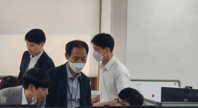경찰, 대구시청 압수수색…홍준표 경찰 아니라 깡패 격분