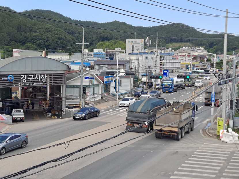 7번 국도 포항~영덕구간 공포의 도로 ... 대형 덤프트럭 난폭 운전에 ‘운전하기가 무섭다’