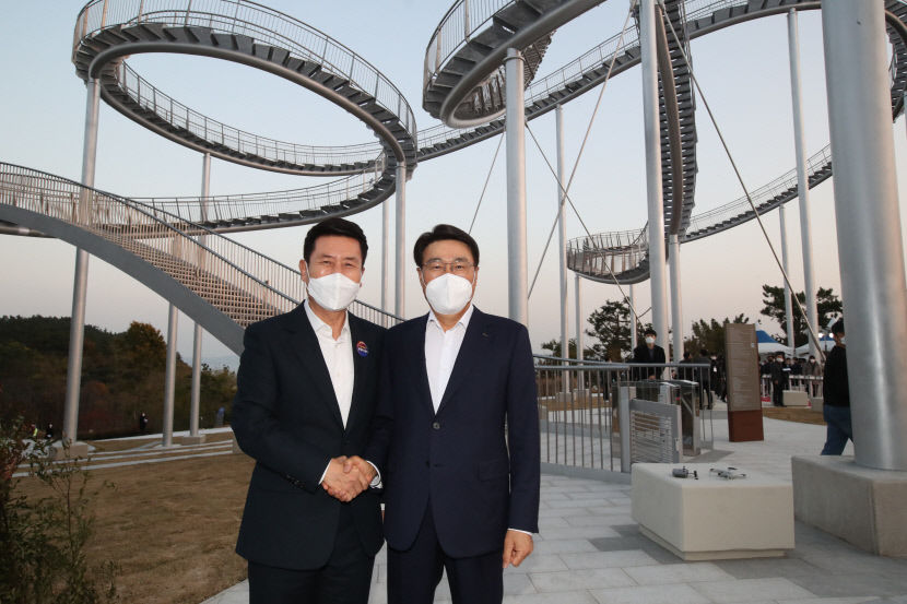 李시장, 포스코 초청 화답 갈등 봉합 실마리 찾나